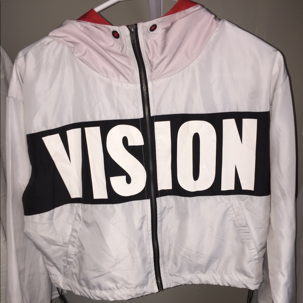 Vision crop wind breaker